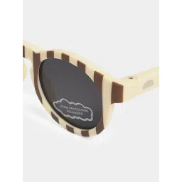 MiArcus Black Round Polarized Sunglasses for Kids image 4