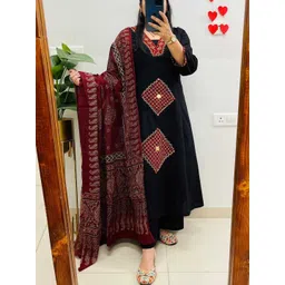 mishree collection Embroidered Kurta, Palazzo & Dupatta Set-picture-13