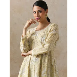 Moara Women Floral Printed Gotta Patti Pure Cotton Kurta with Trousers image 3