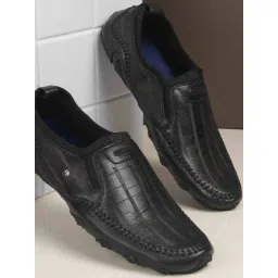 Mochi Black Casual Slip-Ons-picture-19