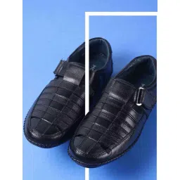 Mochi Black Fisherman Sandals-picture-15