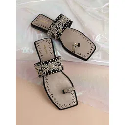 Mochi Embellished Ethnic One Toe Flats-picture-13