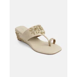 Mochi Embellished Ethnic Wedge Sandals-picture-35