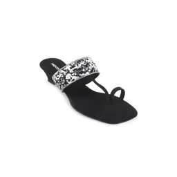 Mochi Ethnic Embellished One Toe Wedges-picture-22