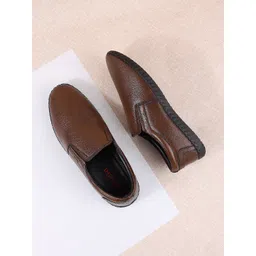 Mochi Men Brown Colourblocked Leather Slip-On Sneakers-picture-52