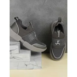 Mochi Men Colourblocked Sneakers-picture-35