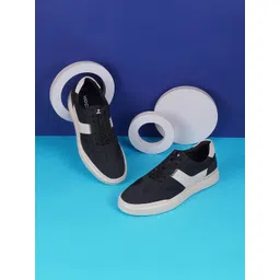 Mochi Men Textured Comfort Insole Contrast Sole Lace-Ups Sneakers-image-4