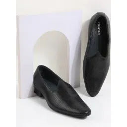 Mochi Men's Black Casual Juttis image 1