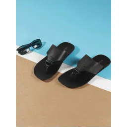 Mochi Men's Black T-Strap Sandals-picture-14