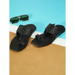 Mochi Men's Black Toe Ring Sandals-picture-41