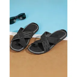 Mochi Men's Black Toe Ring Sandals-picture-26