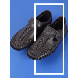 Mochi Men's Brown Fisherman Sandals-picture-25