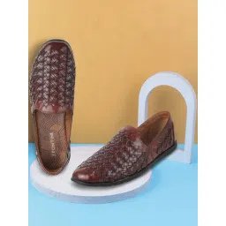 Mochi Men's Brown Fisherman Sandals-picture-28