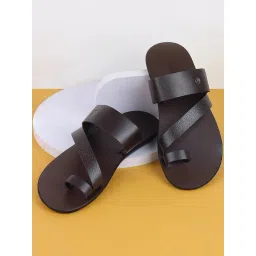 Mochi Men's Brown Toe Ring Sandals-picture-26