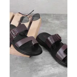Mochi Men's Brown Toe Ring Sandals-picture-37