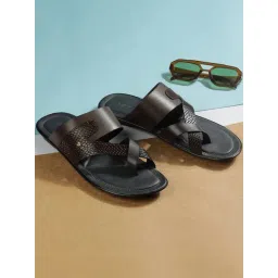 Mochi Men's Brown Toe Ring Sandals-picture-35