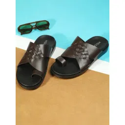 Mochi Men's Brown Toe Ring Sandals-picture-17