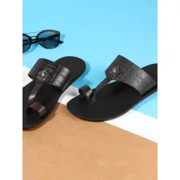 Mochi Men's Brown Toe Ring Sandals-picture-38