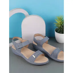 Mochi Textured Wedge Sandals with Laser Cuts-picture-29