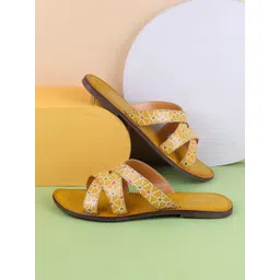 Mochi Women Printed Wedge Sandals-picture-40