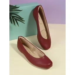 Mochi Women Solid Flats-picture-23