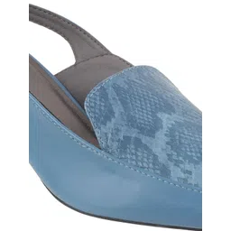 Mochi Women Textured Block Pumps image 3