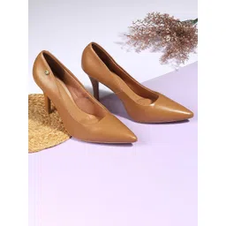 Mochi Women Textured Kitten Heels Pumps-image-5