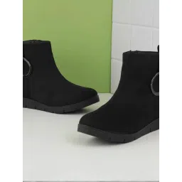 Mochi Women's Black Chelsea Boots-picture-29