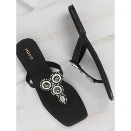 Mochi Women's Black T-Strap Sandals-picture-22