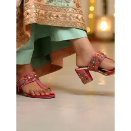 Mochi Women's Pink Toe Ring Sandals-picture-40