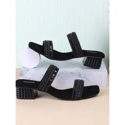 Mochi Women's Textured Block Pumps-picture-23