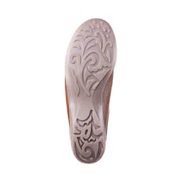 mochi Womens Flat Sandals Sandals image 4