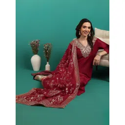 moda rapido NEW ETHNIC 4 YOU Women Floral Embroidered Regular Kurti with Trousers & Dupatta-picture-20