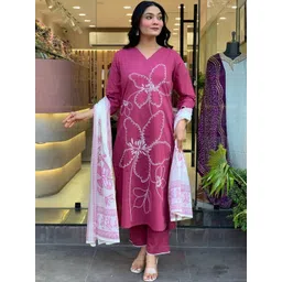 Moda Rapido Women Floral Printed Regular Kurta with Trousers & With Dupatta-picture-15