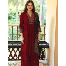 Moda Rapido Women Red Solid Viscose Rayon Kurta Sets-image-25