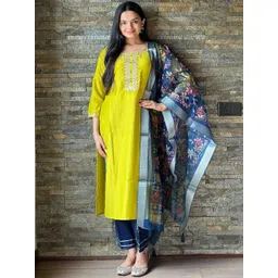 MOKOSH Floral Yoke Design Round Neck Thread Work Chinon Kurta With Trousers & Dupatta-image-36