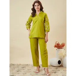 MOKOSH Women Floral Embroidered Cotton Kurta with Trousers-image-14