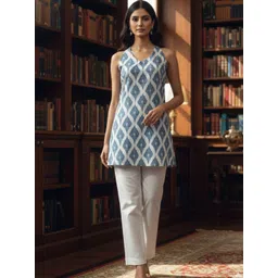 Mokshielite Geometric Printed V-Neck Pure Cotton Kurti-picture-25