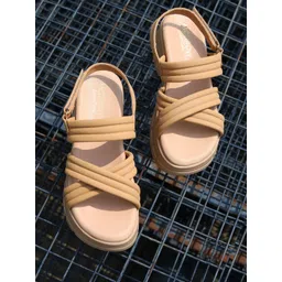 Monrow Flatform Sandals with Buckles-picture-15