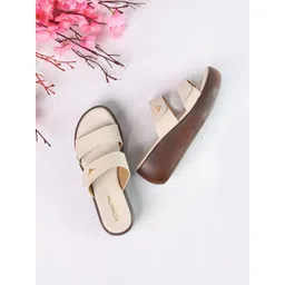 Monrow Round Toe PU Wedge Sandals-picture-36