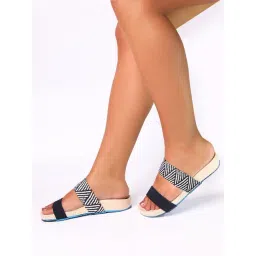 Monrow Women's Black Casual Sandals-picture-32