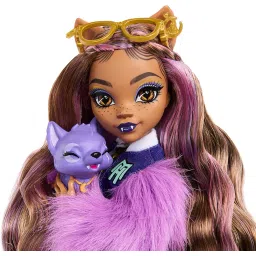 Monster High Clawdeen Wolf Doll with Pet Dog Crescent & Accessories Like Backpack, Planner, Snacks & More image 2