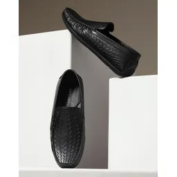 Monte Carlo Men Textured Round Toe Leather Loafers-picture-20