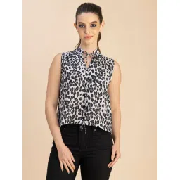 Moomaya Grey & White Cotton Printed Crop Top-picture-32