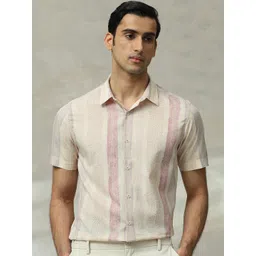 Mufti Men Slim Fit Spread Collar Vertical Striped Cotton Casual Shirt-picture-17