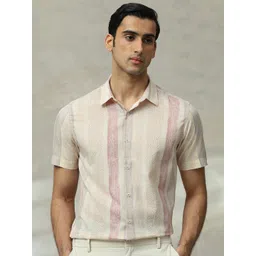 Mufti Men Slim Fit Spread Collar Vertical Striped Cotton Casual Shirt-picture-16