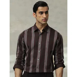 Mufti Men Slim Fit Spread Collar Vertical Striped Cotton Formal Shirt-picture-23