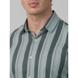 Mufti Men Spread Collar Vertical Striped Cotton Slim Fit Casual Shirt image 3
