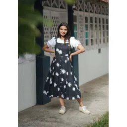 muskan fab Women Black Dungaree-picture-17