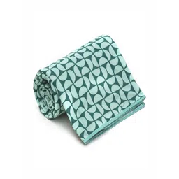 Myntra Elegant Homes White & Green Geometric Microfiber AC Room 150 GSM Double Bed Dohar image 3